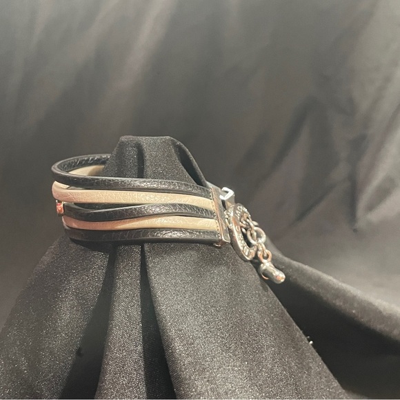 Marc by Marc Jacobs Black and Cream Leather Bracelet - Picture 8 of 9